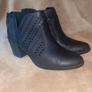 Women’s Black Low Heeled Boot